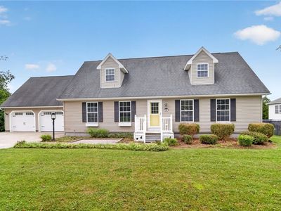 4 Wellsley Dr