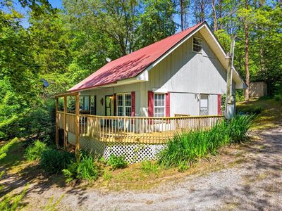 105 Hidden Hollow Ln