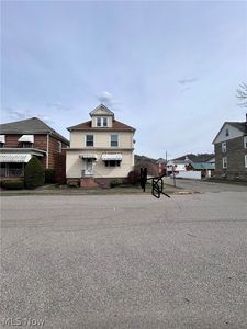 2200 Main St