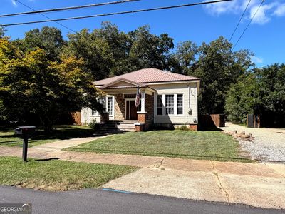 Property at 609 Greenwood St, Barnesville, GA