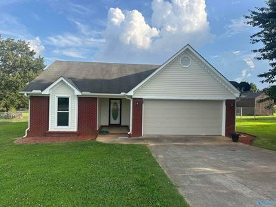 Property at 162 Saint Clair Dr, New Market, AL