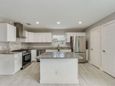6742 Hialeah Dr