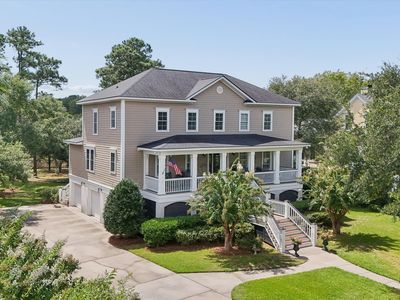 614 Island Walk E