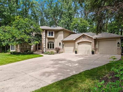 712 WILDERNESS COURT