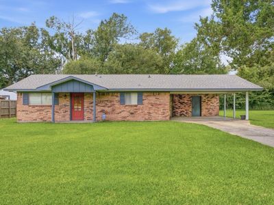 Property at 905 Mathilda Dr, Westlake, LA