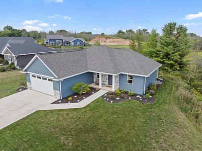 364 Lake Breeze WAY