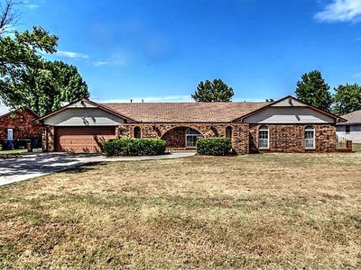 Property at 1823 W Rose Oak Dr, Mustang, OK