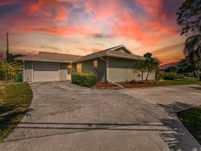 2411 SE Floresta Drive