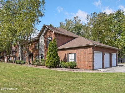 202 Hampton Place Ct