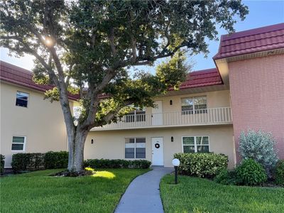 94 Spring Lake Dr APT 102