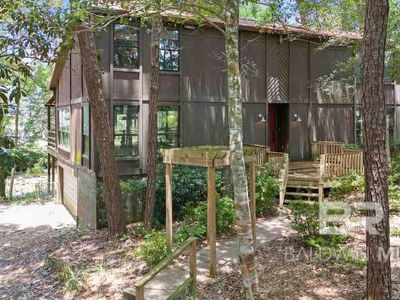 102 Montclair Pl