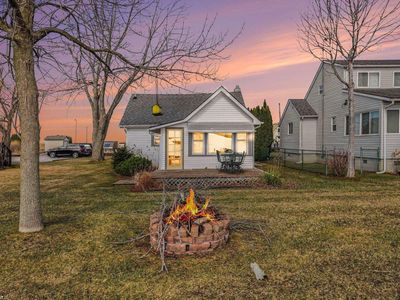 5222 S Channel Dr