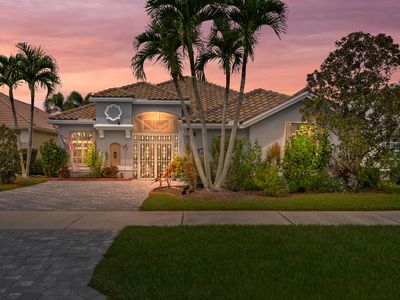 616 SW Lake Charles Circle