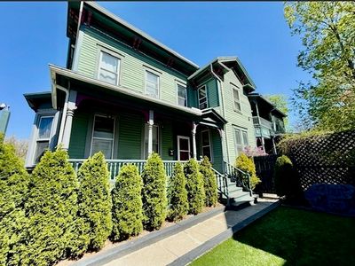 127-129 Thompson St