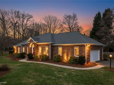 204 W Stonebury Ct