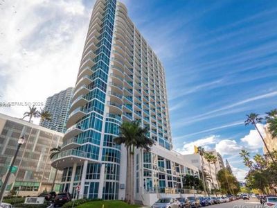 480 NE 30th St APT 903