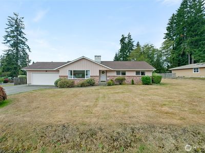 523 Carl Way
