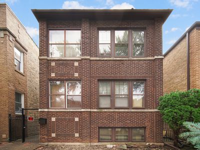 5753 N Washtenaw Ave