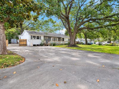 1303 Lake Rd