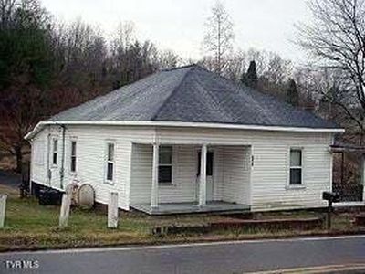 1167 Bloomingdale Pike