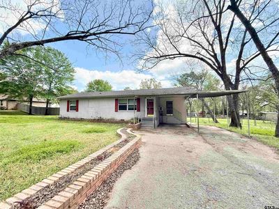 566 Hill Ave