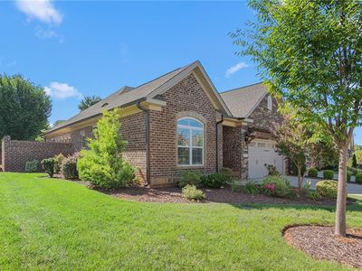 138 Dunvegan Ln