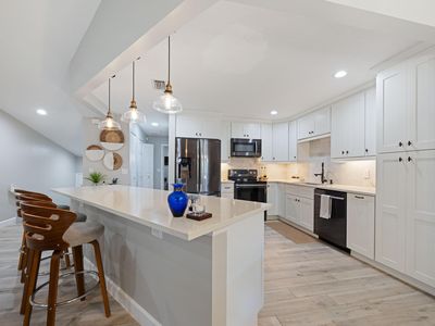 5710 Coach House Circle #F