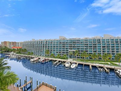 3001 NE 185th St APT 613