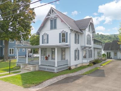 106 E Main St