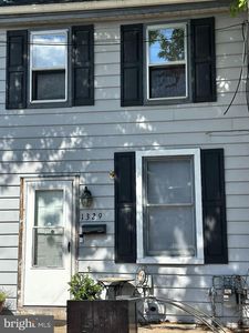 1329 Bartine St