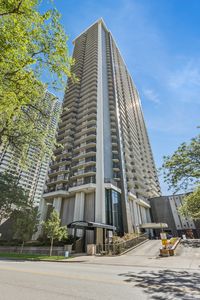 6007 N Sheridan Rd APT 9E
