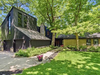 Property at 1341 Kenilwood Ln, Riverwoods, IL