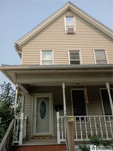 129 S 4th St