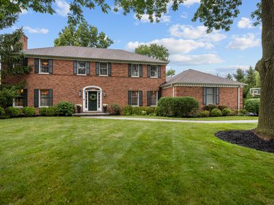130 W Blackthorn Ln