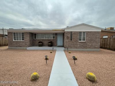 3018 E Mabel St
