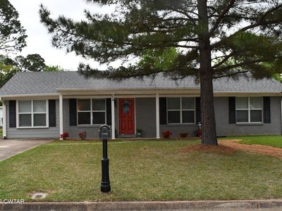 56 Briarcliff Dr