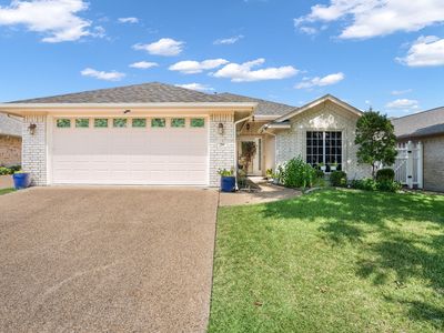 210 Bluebonnet Ln