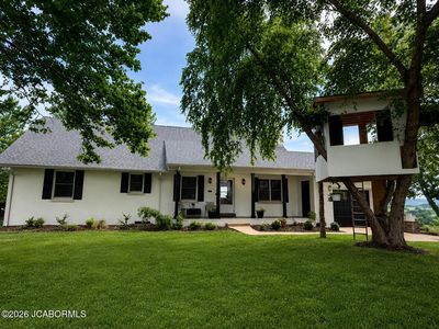 1900 Hayselton Dr