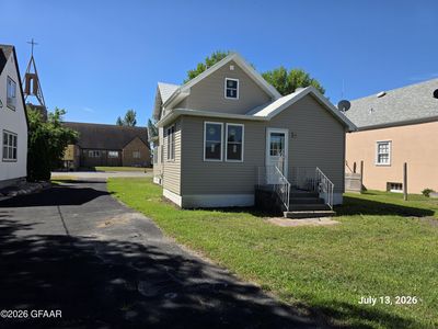 103 3rd Ave E
