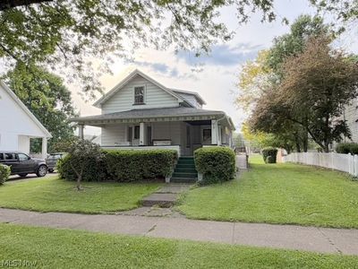 208 W Main St
