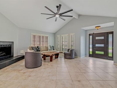 2207 Briarwest Blvd