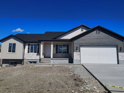 2124 N 90 W