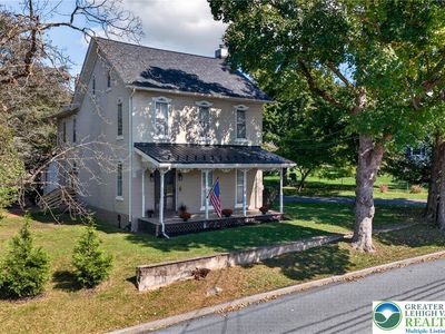 319 W 27th St