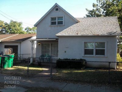 2018 E Myrtle St