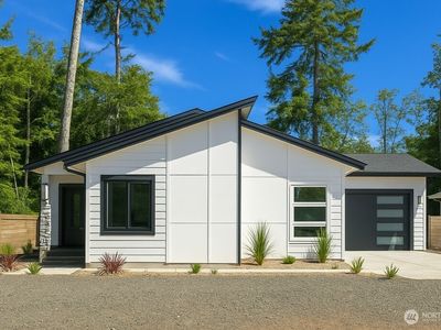 366 Lake View Loop NE