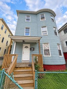 31 Suffield St