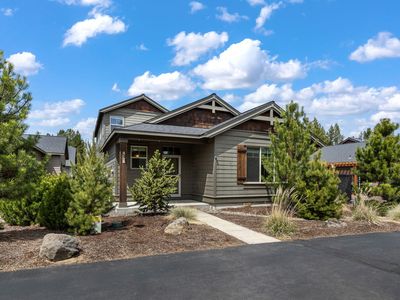 51852 Hollinshead Pl