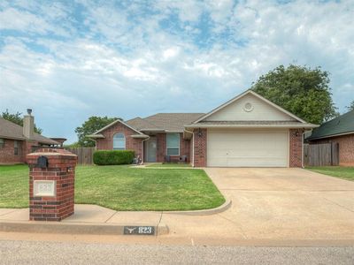 823 Olde Town Dr
