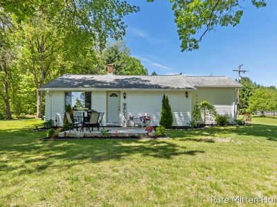 5234 S Johnson Rd
