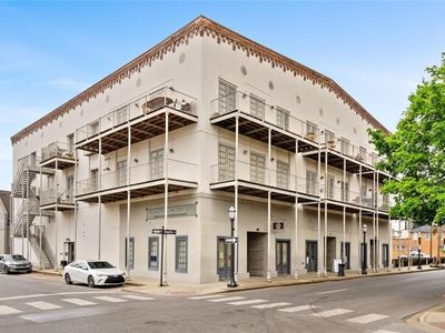 412 Dauphin St APT C